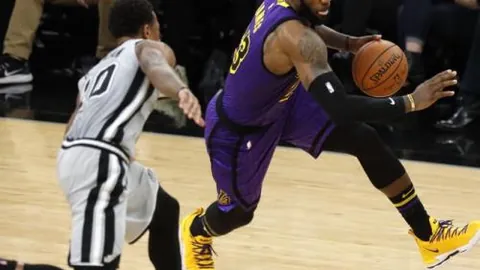 葡萄牙逆境逆袭，C罗锁定胜局连进两球，世预赛欧洲区第4轮以2-1击败爱尔兰